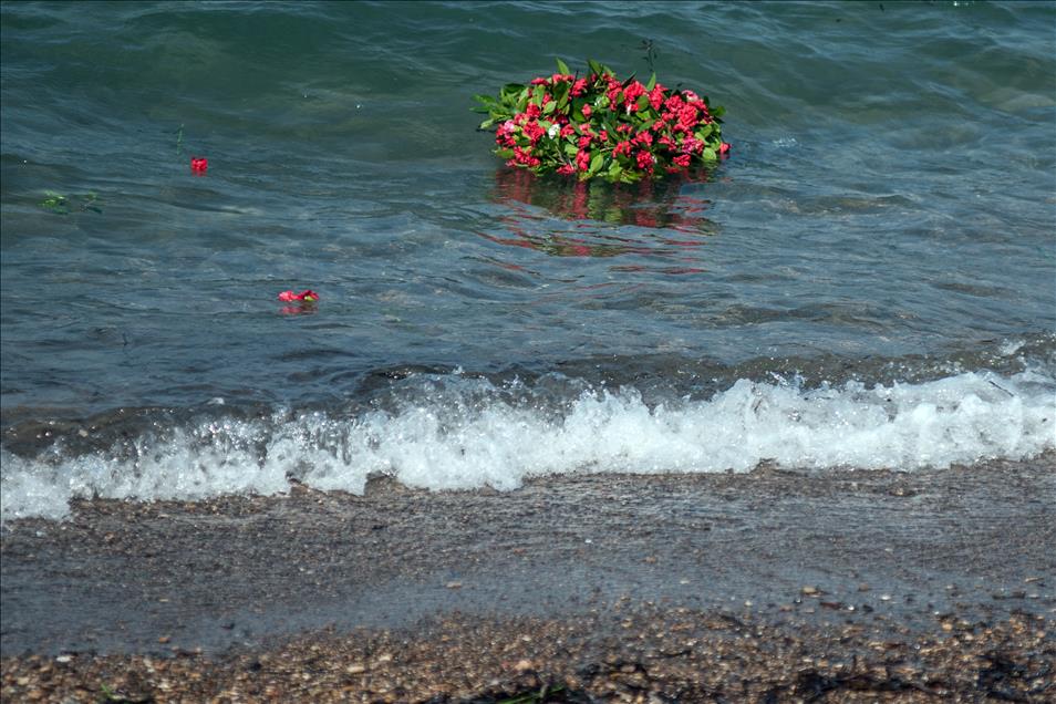 Küçük Aylan, cansız bedeninin vurduğu sahilde anıldı