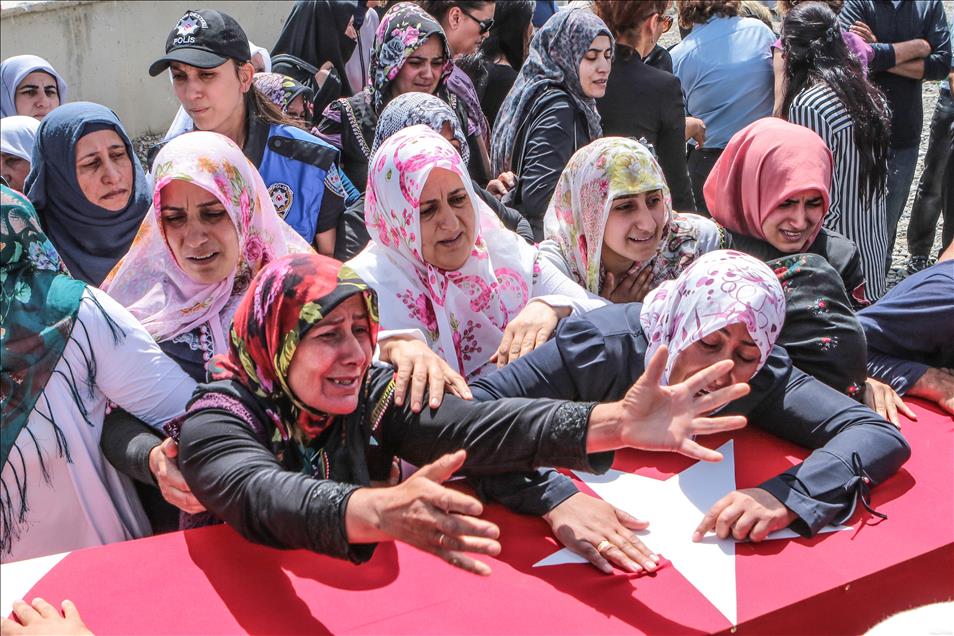 Şehitlerimizi uğurluyoruz