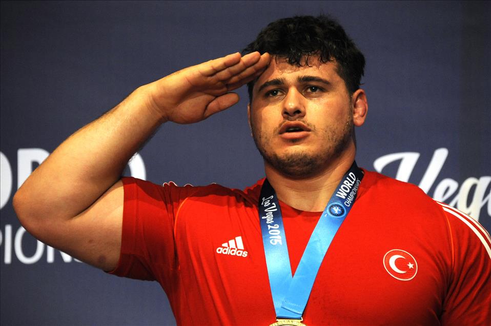 Spor dünyasından teröre lanet yağıyor