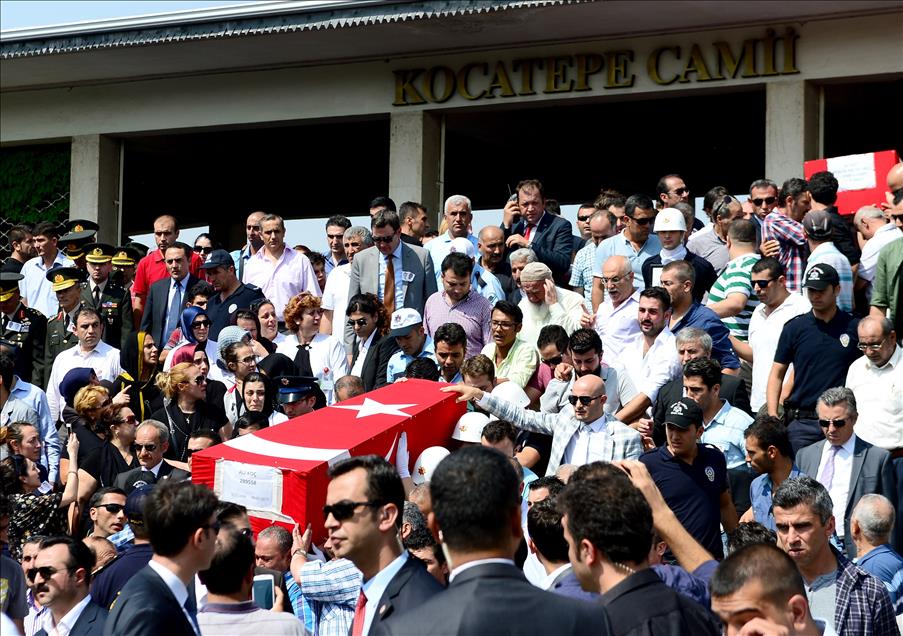 Şehitlerimizi uğurluyoruz
