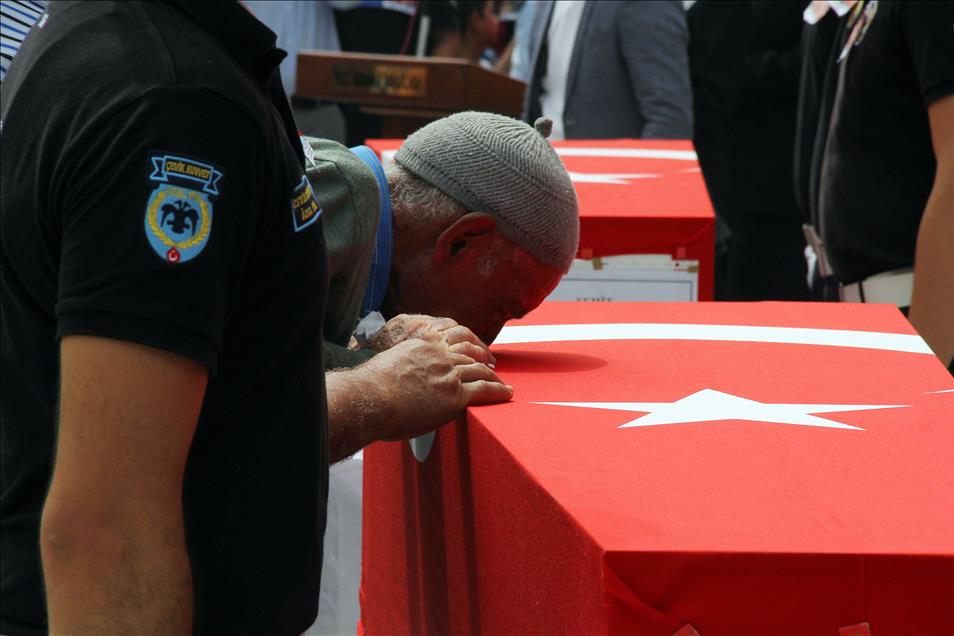 Şehitlerimizi uğurluyoruz