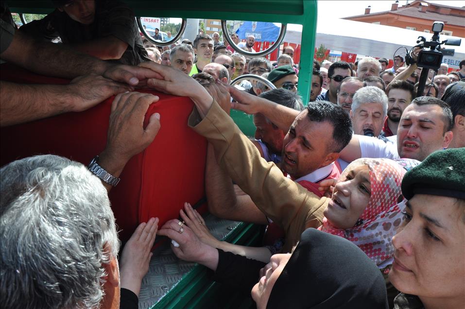 Şehit polis memuru Kaya, son yolculuğuna uğurlanıyor