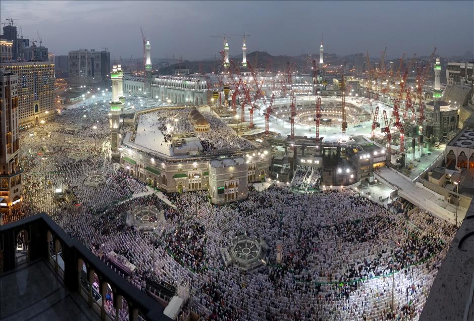 Milyonlar Kabe'de