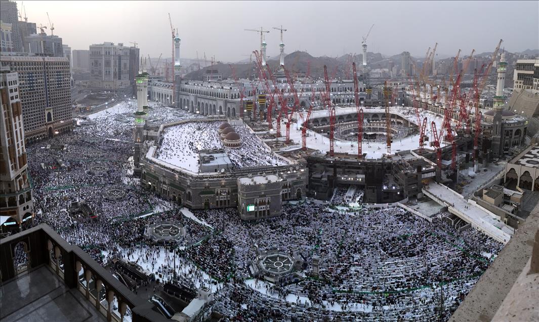 Milyonlar Kabe'de