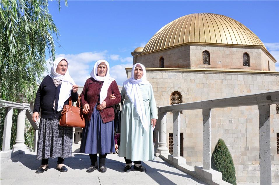 Ahıska Türkleri "ayrılığın başladığı" eski tren istasyonunda
