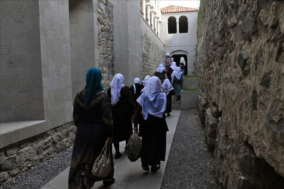 Ahıska Türkleri "ayrılığın başladığı" eski tren istasyonunda