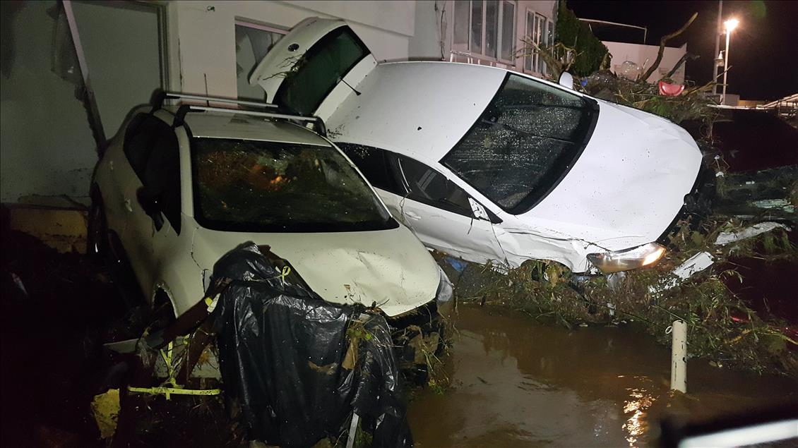 Bodrum'daki kuvvetli rüzgar ve sağanak