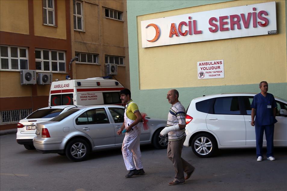 Acemi kasaplar hastanelik oldu