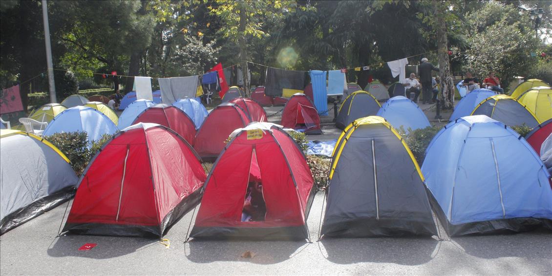 Karadağ'da çadırlı protesto