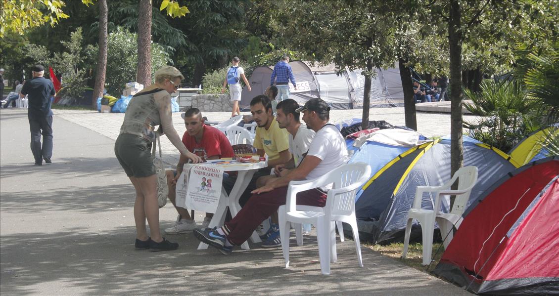 Karadağ'da çadırlı protesto
