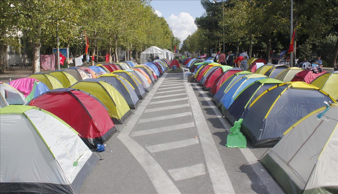 Karadağ'da çadırlı protesto