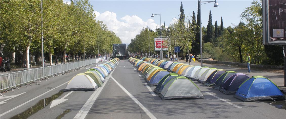 Karadağ'da çadırlı protesto