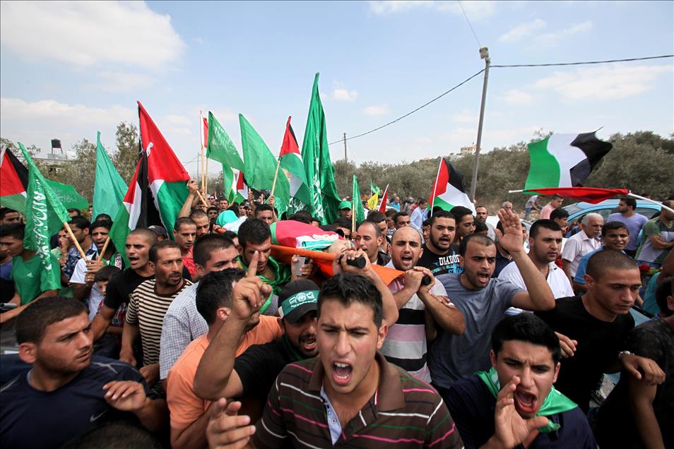 İsrail askerlerinin öldürdüğü Filistinli genç toprağa verildi