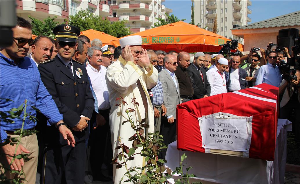 Şehit polis memuru son yolculuğuna uğurlandı