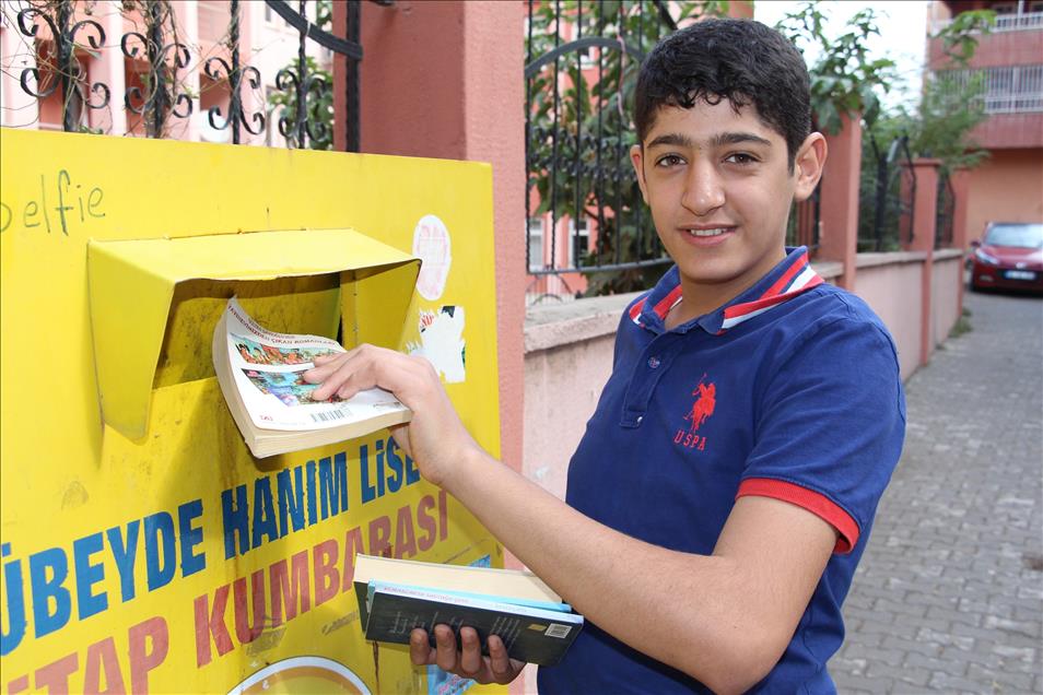 "Kitap Kumbarası" Suriyeli çocukların yüzünü güldürdü