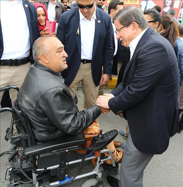 AK Parti Genel Başkanı ve Başbakan Ahmet Davutoğlu Van'da