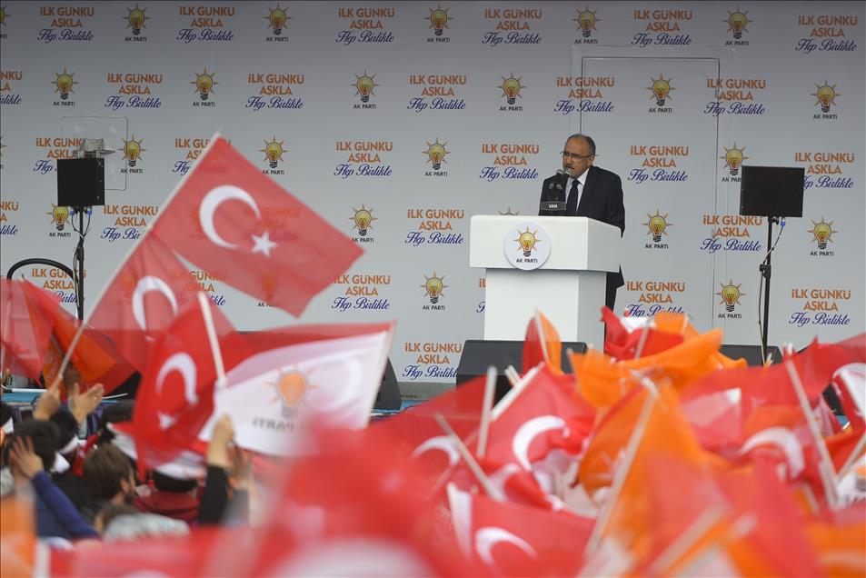 Başbakan Davutoğlu Van'da