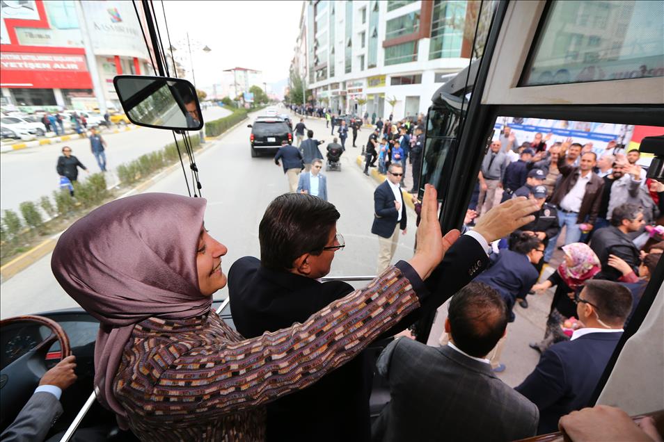 AK Parti Genel Başkanı ve Başbakan Ahmet Davutoğlu Van'da
