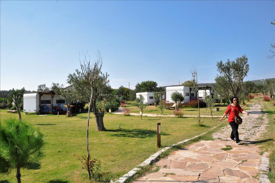 Bina yapamayınca oteli karavanlardan kurdu