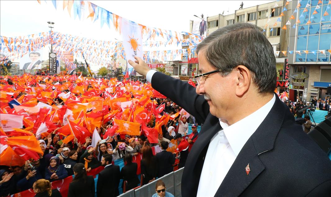 AK Parti Genel Başkanı ve Başbakan Ahmet Davutoğlu Van'da
