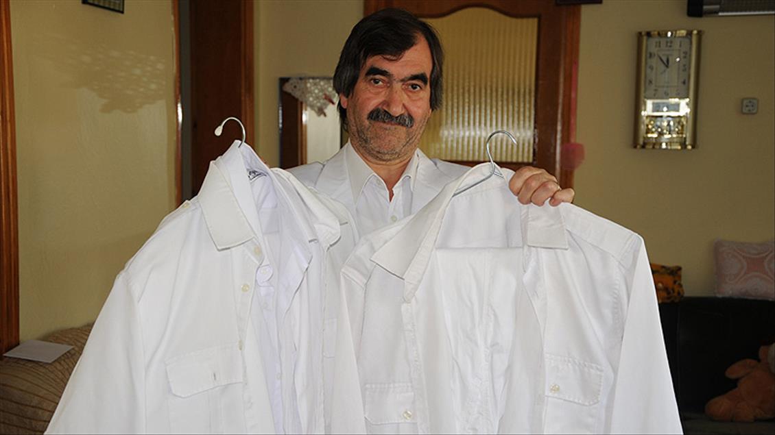 42 yıldır sadece "beyaz" giyiniyor