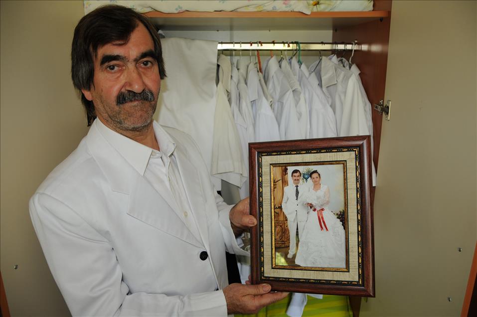 42 yıldır sadece "beyaz" giyiniyor