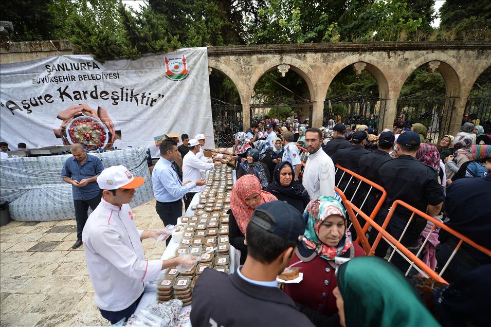 "Peygamberler şehri"nde aşure ikramı