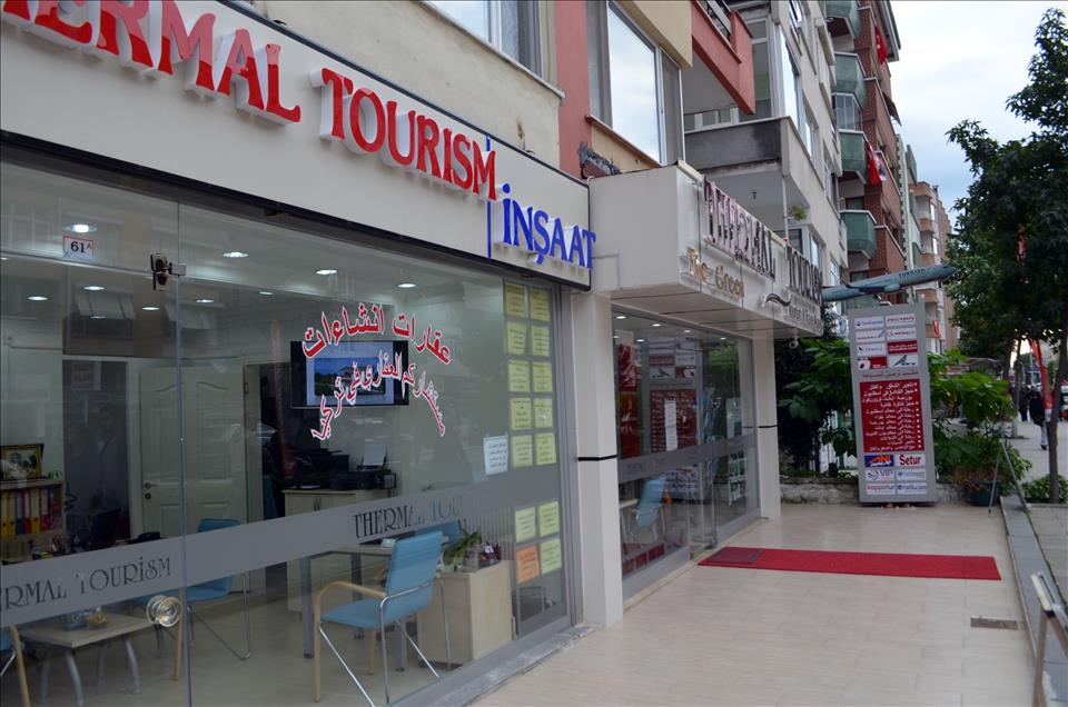 Arapların Yalova'ya ilgisi tabelalara da yansıdı