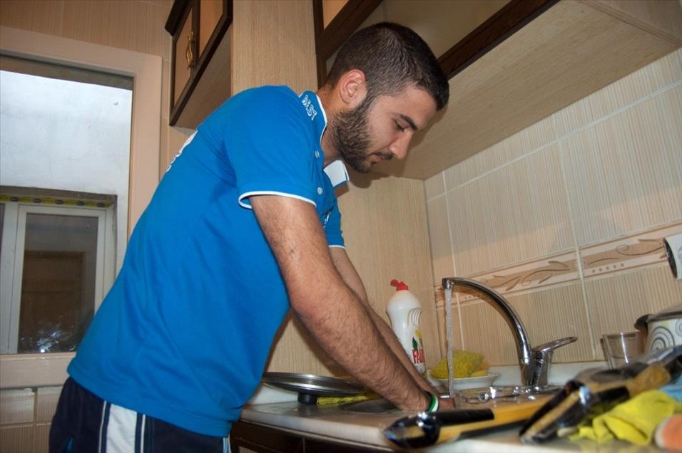 Savaş mağduru Suriyeli üniversitelilerin okuma azmi