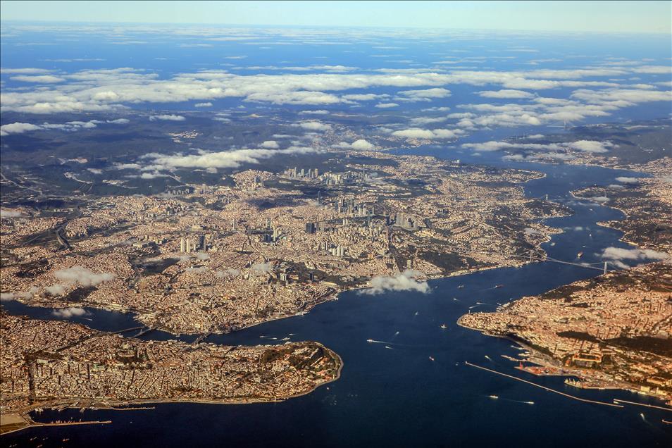Bulutlar altında İstanbul Boğazı