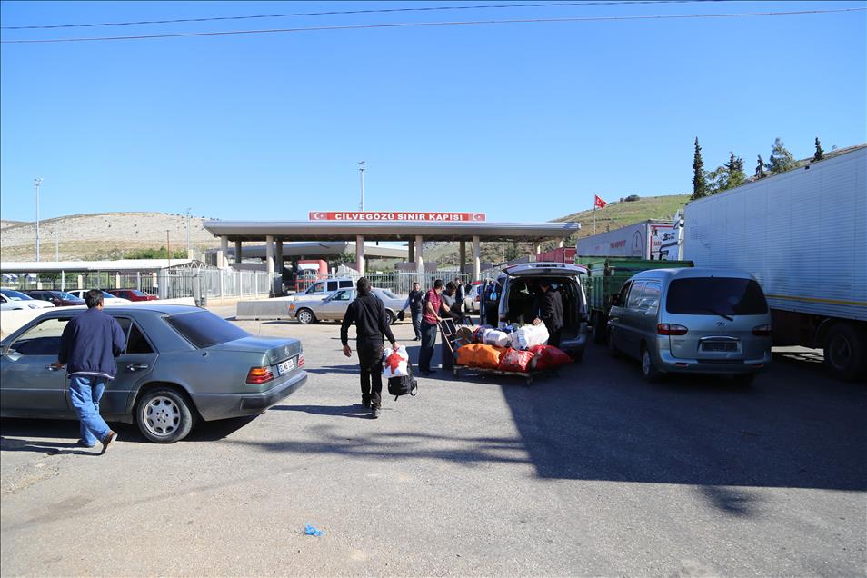 Cilvegözü Sınır Kapısı  Suriyelilerin 'umut kapısı' oldu