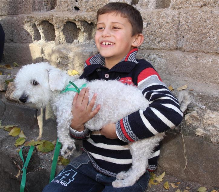 Cumhurbaşkanı Erdoğan Ömer Faruk'a köpek hediye etti