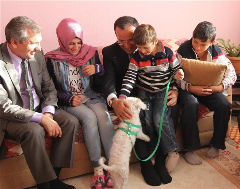 Cumhurbaşkanı Erdoğan Ömer Faruk'a köpek hediye etti