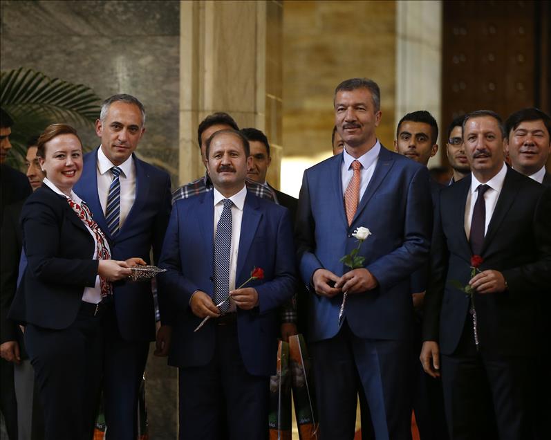 Milletvekilleri kayıt yaptırıyor