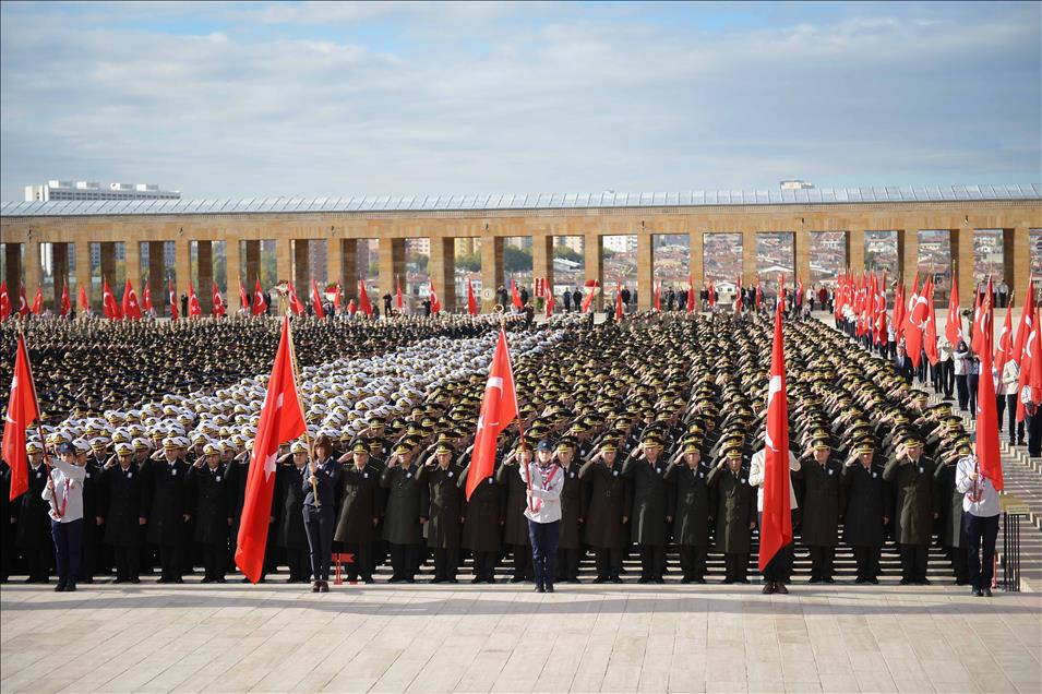 Büyük Önder Atatürk'ü anıyoruz