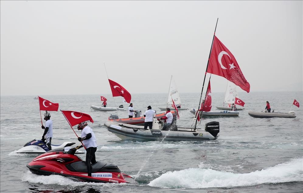 İstanbul'da "ATA’ya Saygı Zinciri" oluşturuldu
