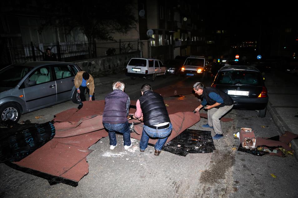 Bursa'da kuvvetli lodos