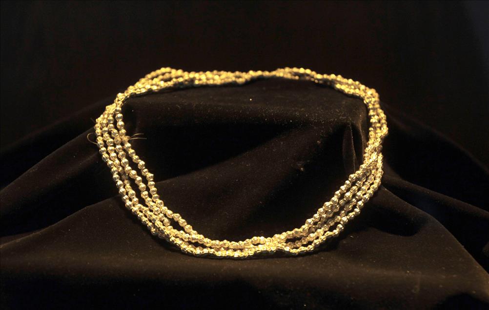 Amisos Hazineleri altın işlemeleriyle dikkat çekiyor