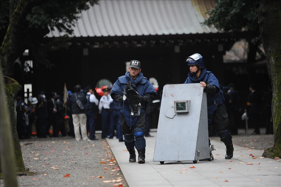 Blast in the war-related temple in Tokyo