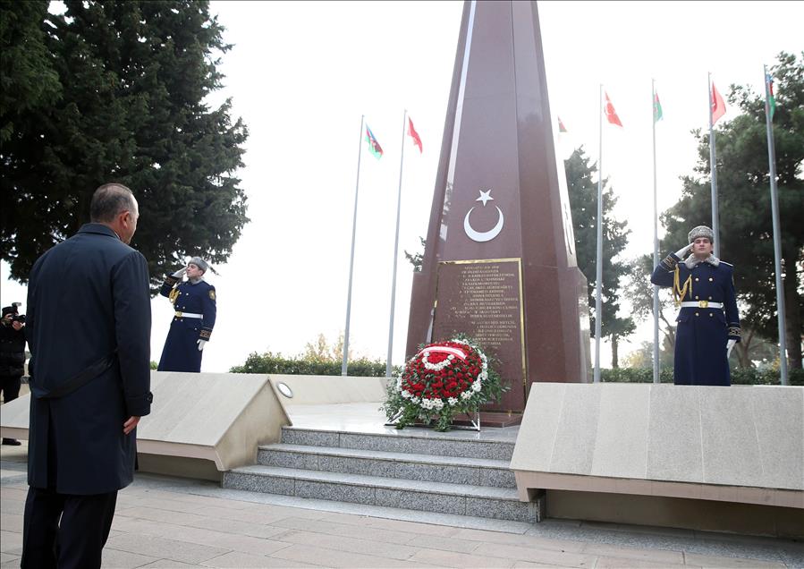 Dışişleri Bakanı Çavuşoğlu, Bakü'de