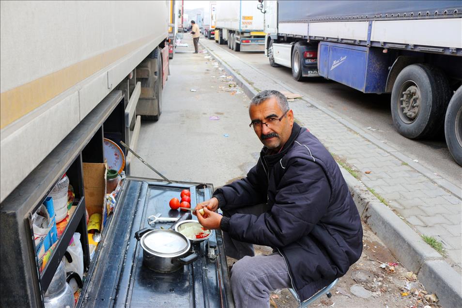 Gürbulak Gümrük Kapısı’nda yıl sonu yoğunluğu
