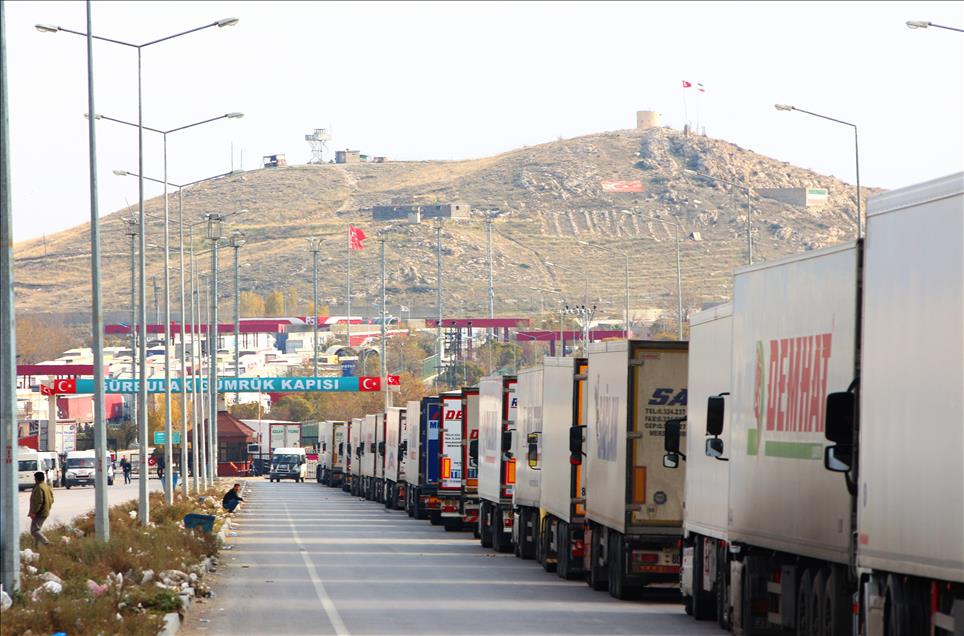 Gürbulak Gümrük Kapısı'nda 11 kilometrelik tır kuyruğu