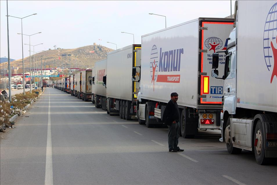 Gürbulak Gümrük Kapısı'nda 11 kilometrelik tır kuyruğu
