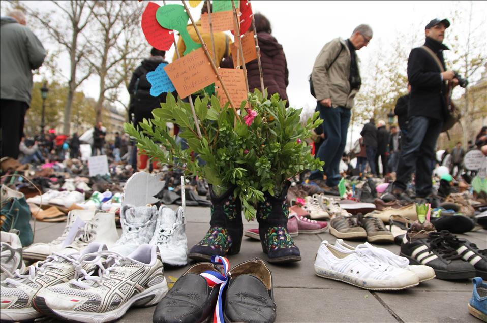 Paris'te COP21 gösterisi