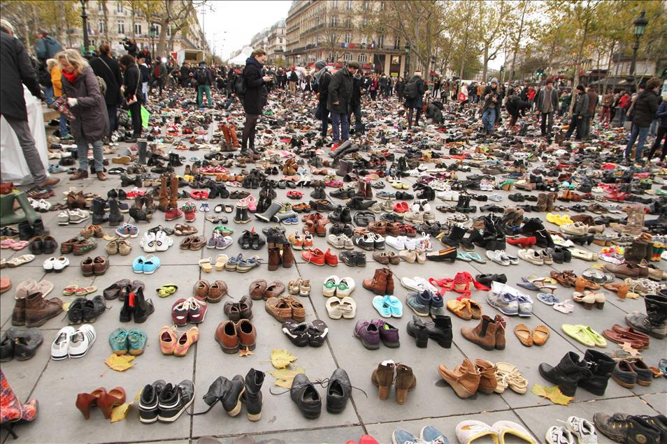 Paris'te COP21 gösterisi