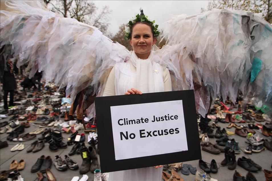Paris'te COP21 gösterisi