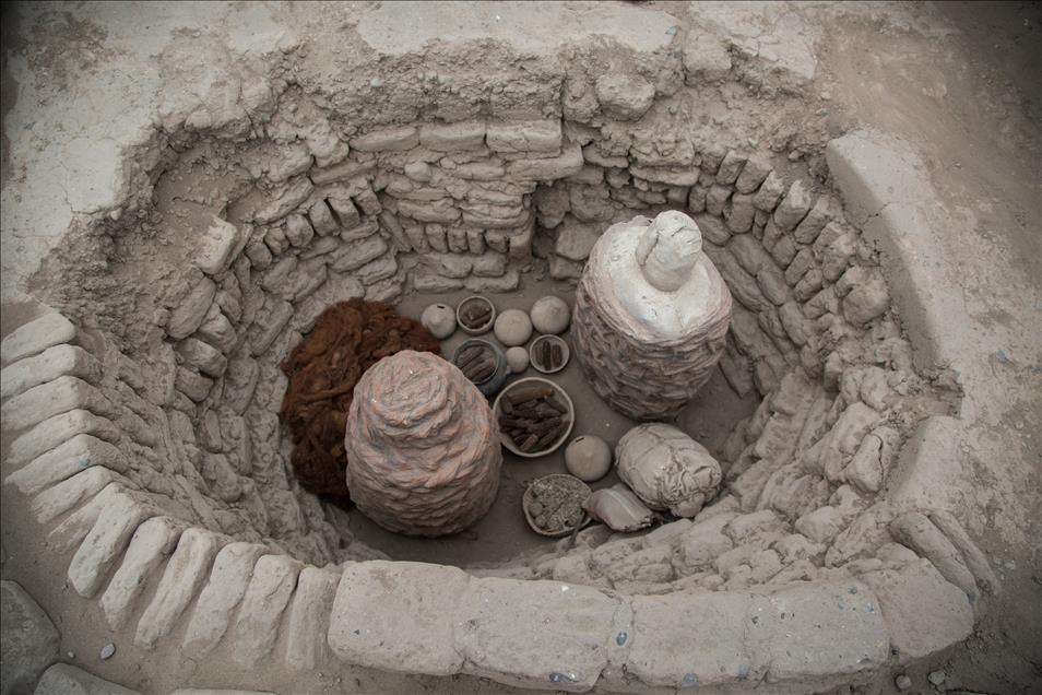 Peru’da bir mezarlıkta 1,000 yıllık mezarlar bulundu