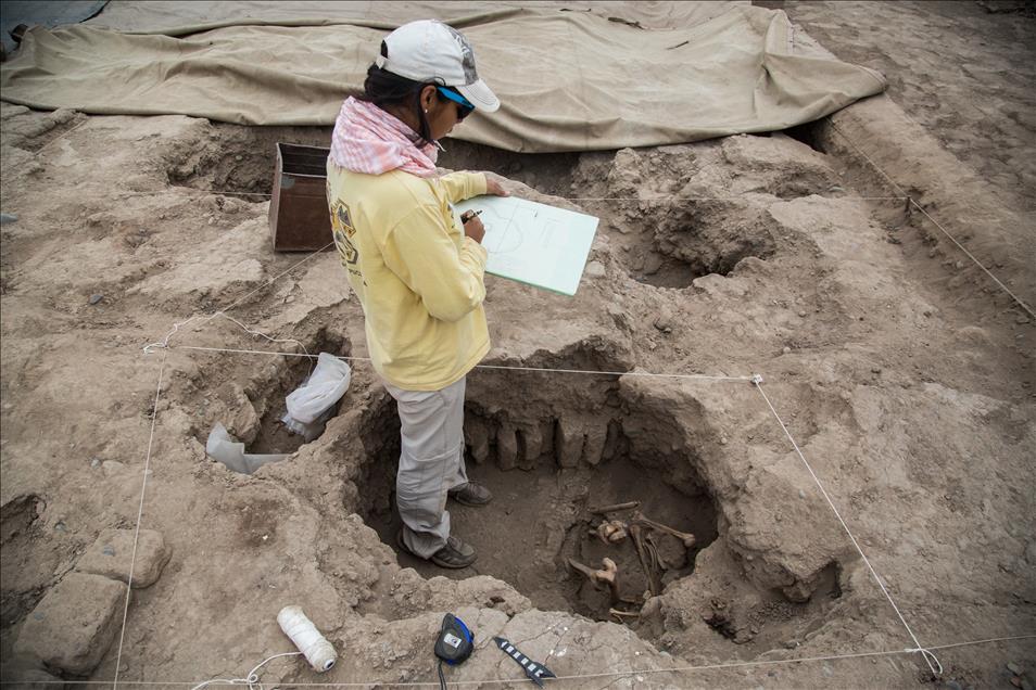 Peru’da bir mezarlıkta 1,000 yıllık mezarlar bulundu