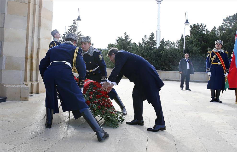 Başbakan Davutoğlu Azerbaycan'da