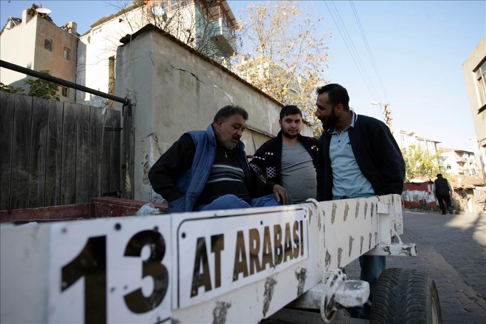 At arabalarına da plaka takıldı